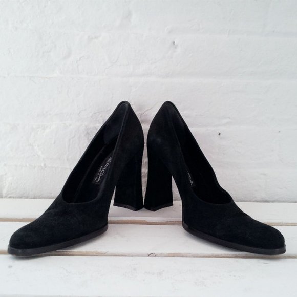 Vintage 90s Black Suede Pumps - Picture 4 of 7